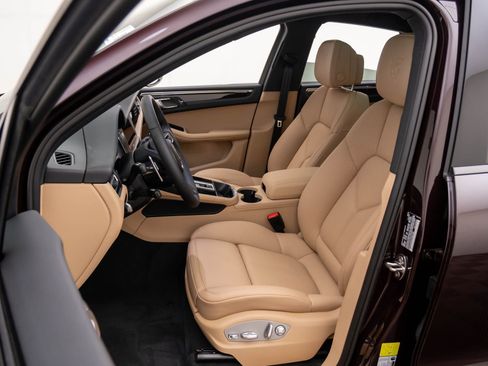 New 2026 Porsche Macan image 20