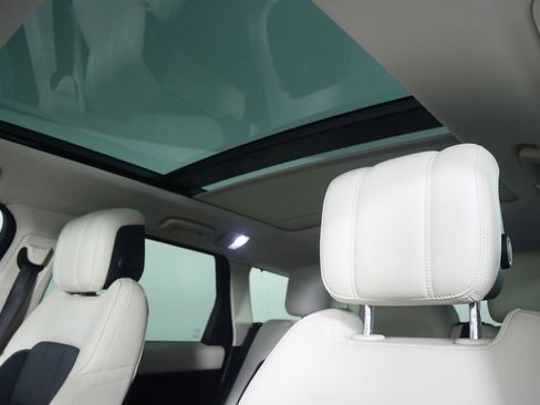 Used 2021 Land Rover Range Rover Sport HST image 12