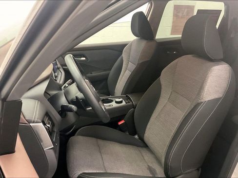 Certified 2022 Nissan Rogue SV image 17