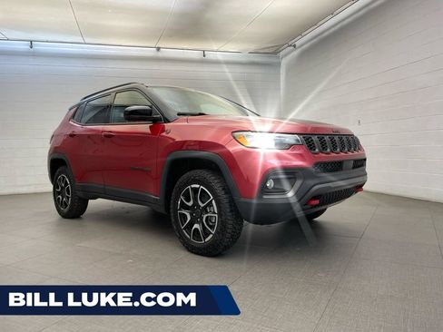 New 2026 Jeep Compass Trailhawk w/ Sun, Sound & Navigation Group AWD/4WD image 1