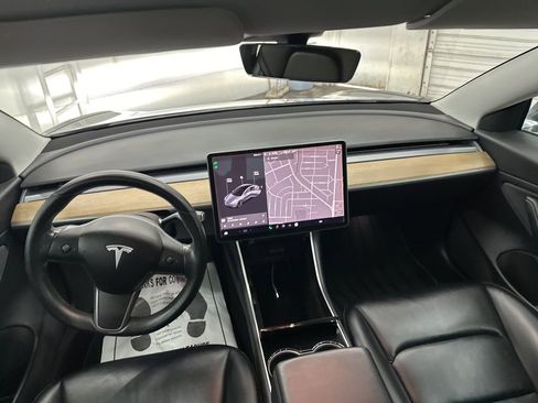 Used 2018 Tesla Model 3 Mid Range image 18