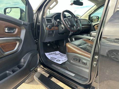 Used 2018 Nissan Titan Platinum Reserve w/ Platinum Utility Package image 6