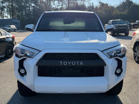 Used 2022 Toyota 4Runner SR5 Premium image 2