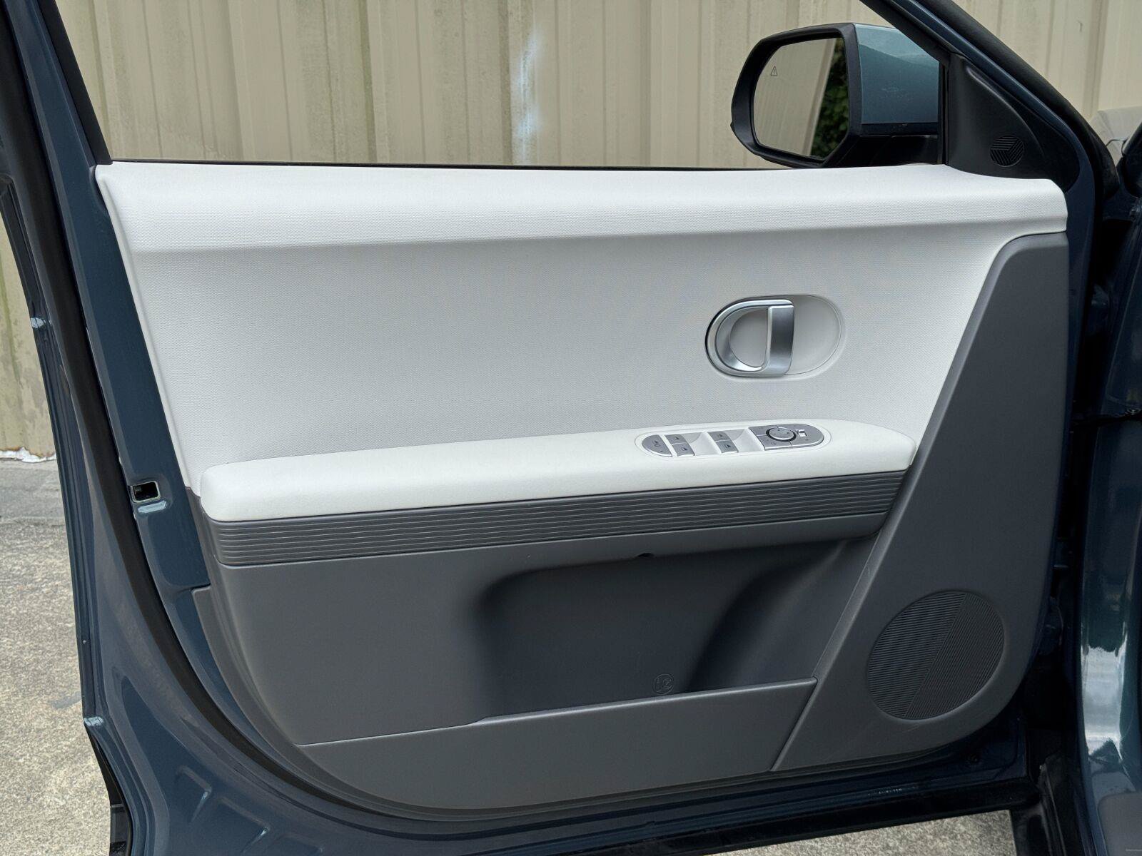 Used 2024 Hyundai Ioniq 5 SE RWD image 39