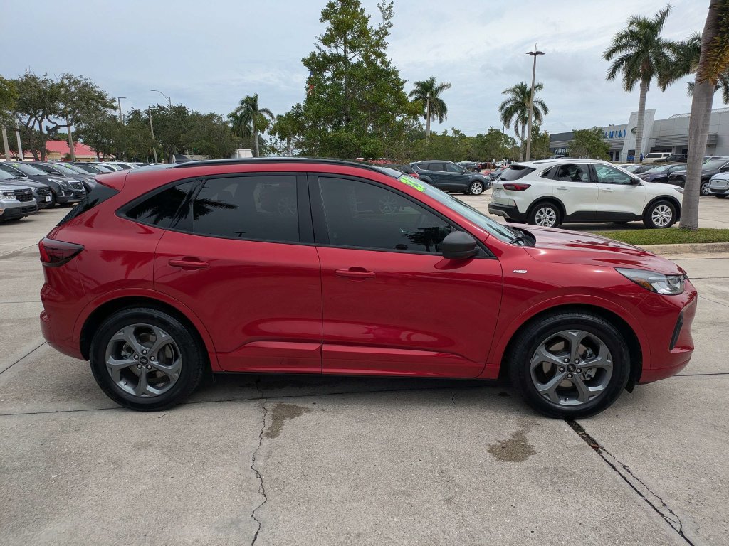 Certified 2023 Ford Escape ST-Line w/ Tech Pack #1 FWD image 3