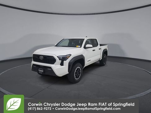 Used 2024 Toyota Tacoma TRD Off-Road image 6