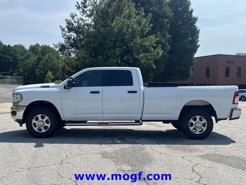 Used 2024 RAM 2500 Big Horn AWD/4WD image 24