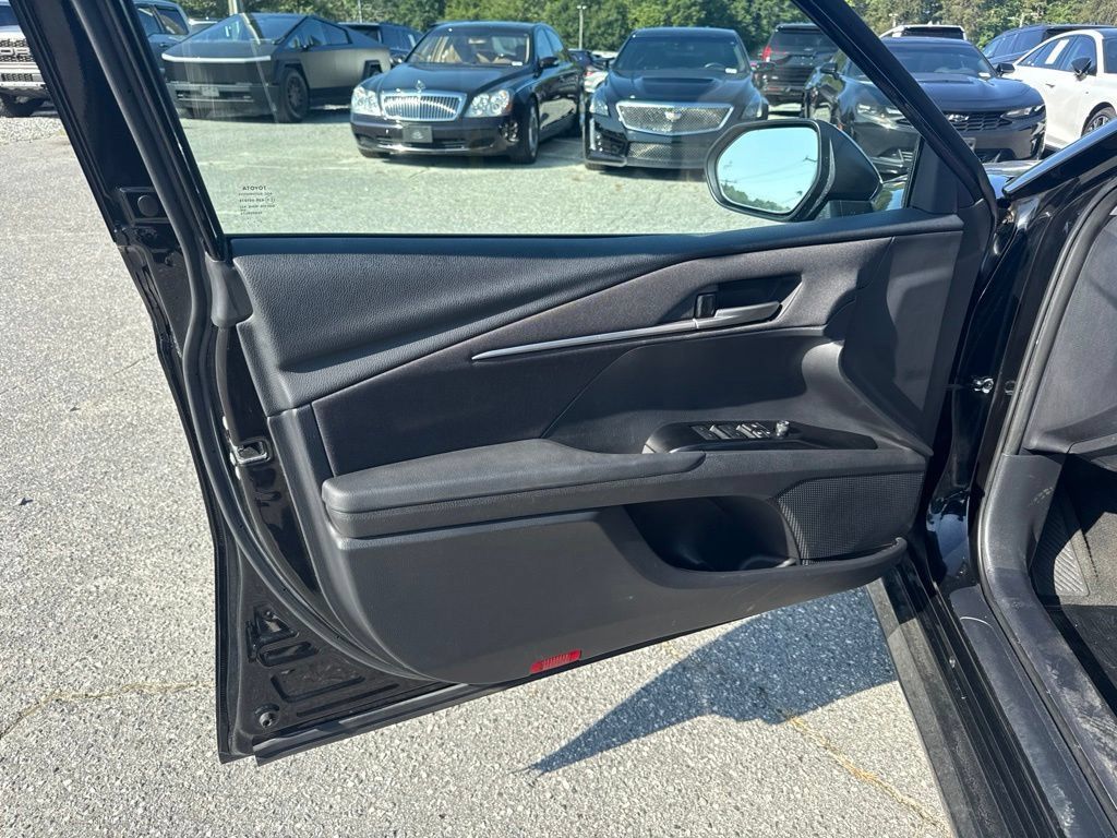Used 2025 Toyota Camry LE FWD image 21