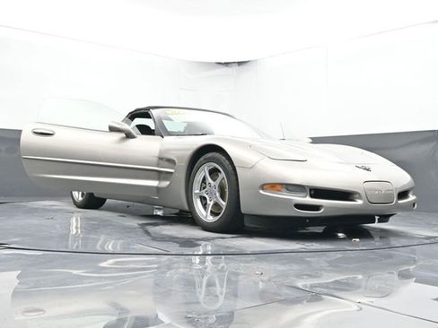 Used 2001 Chevrolet Corvette Convertible w/ Preferred Equipment Group2 image 54