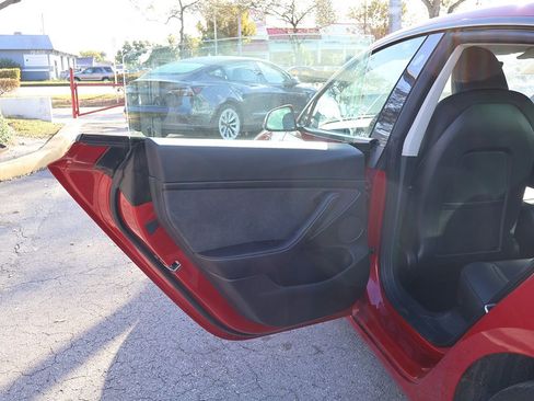 Used 2023 Tesla Model 3 Standard Range image 23