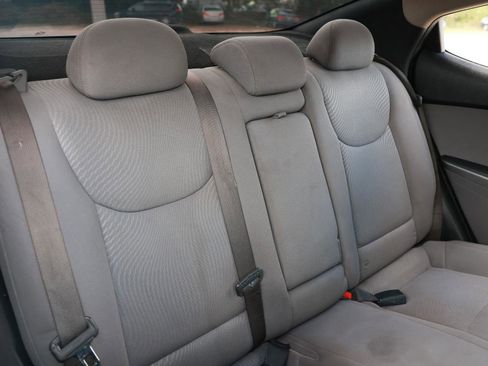 Used 2014 Hyundai Elantra SE image 14