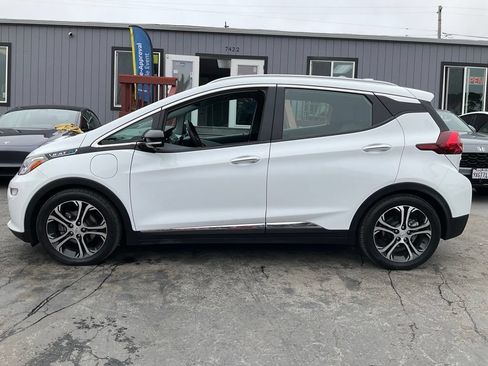 Used 2017 Chevrolet Bolt Premier FWD image 5