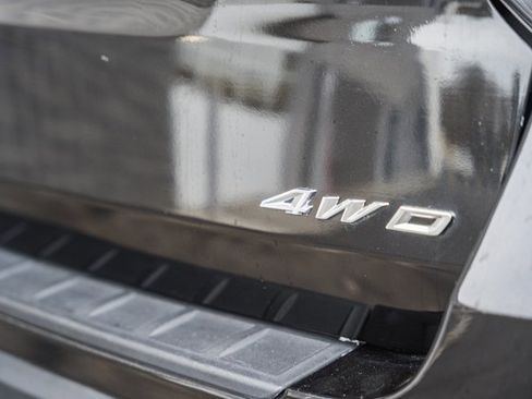 Used 2025 Ford Explorer ST-Line w/ ST-Line Street Pack image 8