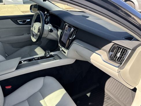 Used 2023 Volvo S60 B5 Plus w/ Climate Package image 28