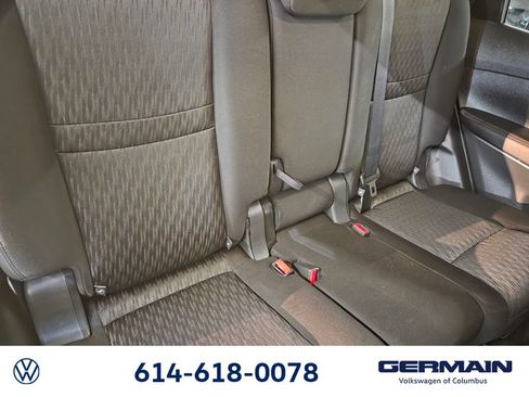 Used 2017 Nissan Rogue SV w/ SV Premium Package AWD/4WD image 23