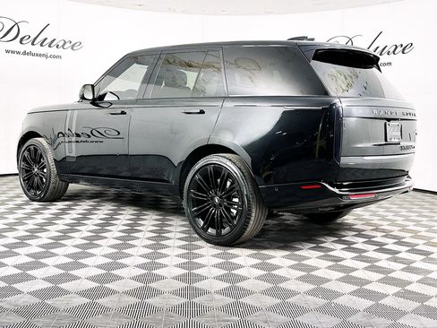 Used 2023 Land Rover Range Rover SE image 4