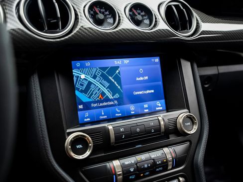 Used 2021 Ford Mustang Shelby GT500 w/ Carbon Fiber Track Pack image 48