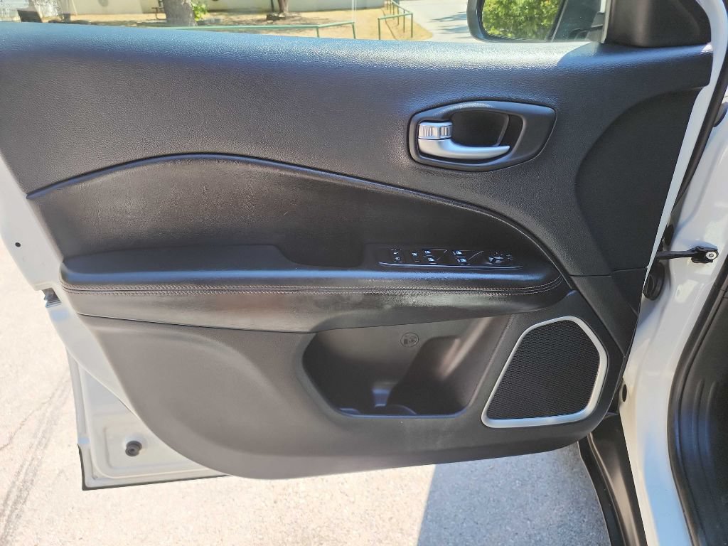 Used 2020 Jeep Compass Limited AWD/4WD image 14