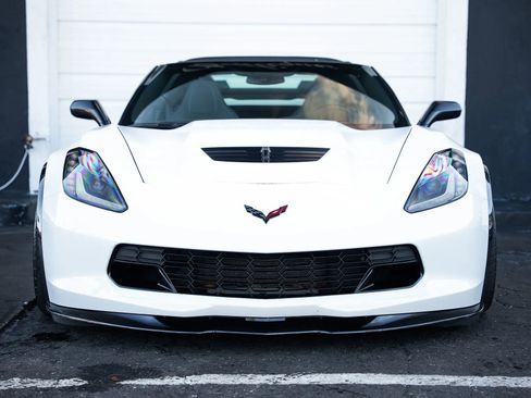 Used 2019 Chevrolet Corvette Z06 RWD image 2