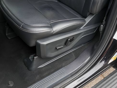 Used 2025 Ford Expedition Max Platinum AWD/4WD image 7