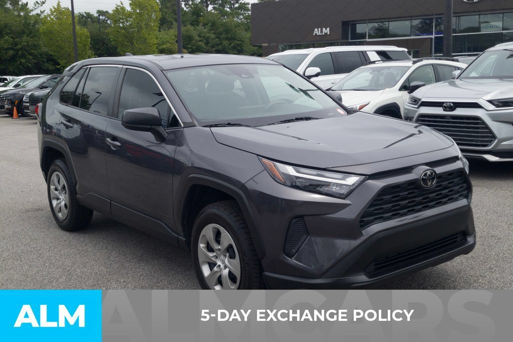 Used 2023 Toyota RAV4 LE FWD image 3