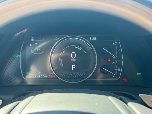 Used 2024 Lexus ES 300h w/ Luxury Package FWD image 31