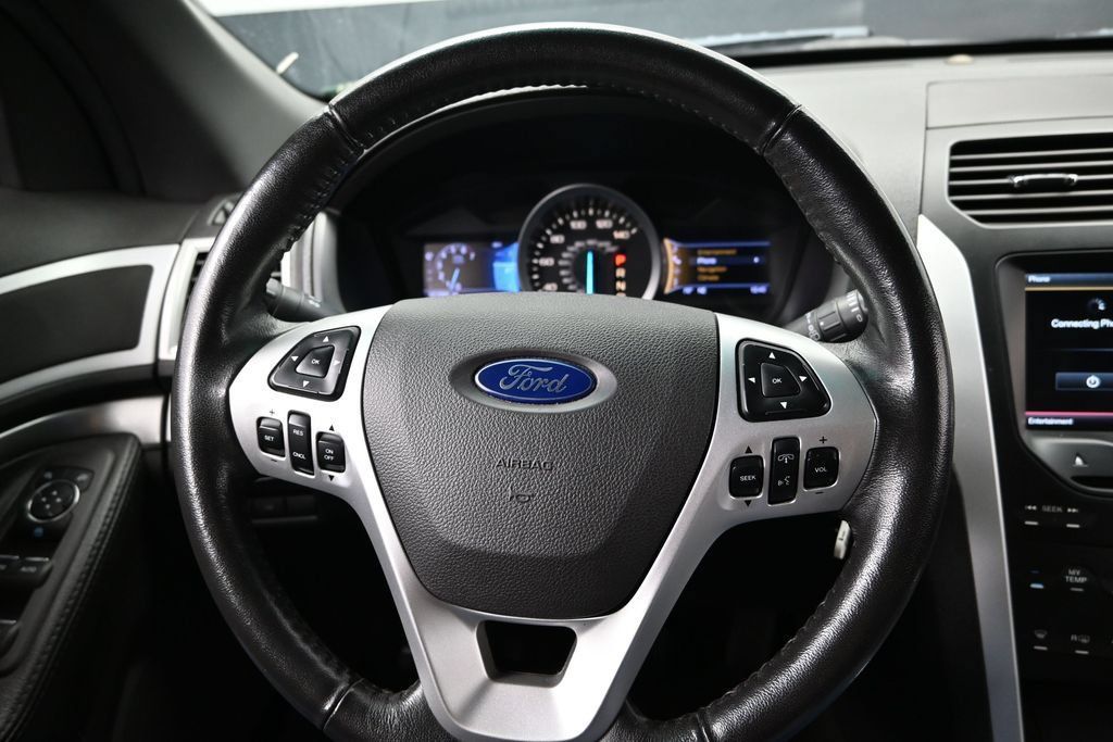 Used 2013 Ford Explorer XLT AWD/4WD image 26