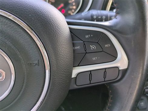 Used 2019 Jeep Compass Limited image 27