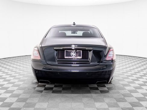 Used 2022 Rolls-Royce Ghost Black Badge image 4