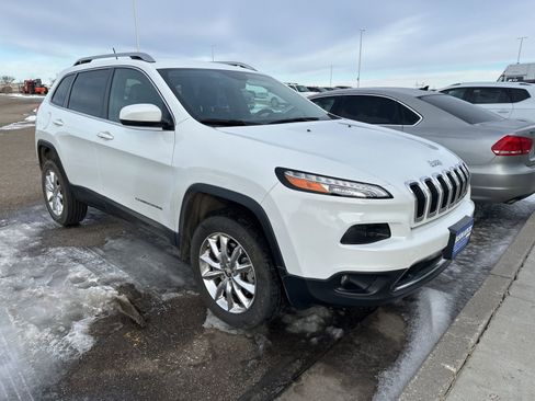 Used 2014 Jeep Cherokee Limited w/ Trailer Tow Group image 2