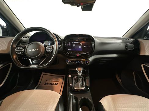 Used 2023 Kia Soul GT-Line FWD image 13