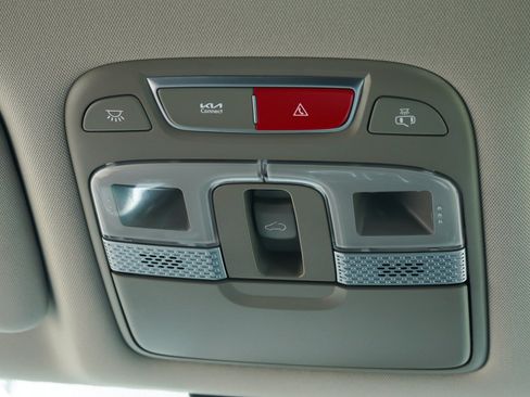 Used 2025 Kia Telluride S AWD/4WD image 33