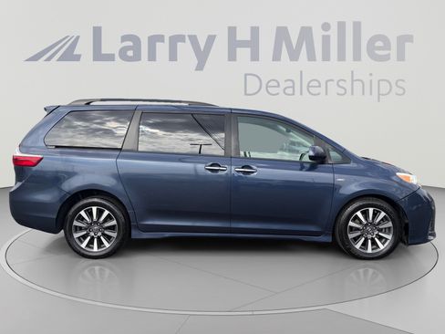 Used 2019 Toyota Sienna XLE AWD/4WD image 6