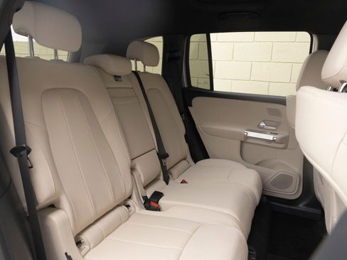 Used 2026 Mercedes-Benz GLB 250 image 23