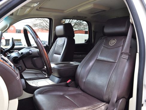 Used 2013 Cadillac Escalade Platinum image 8