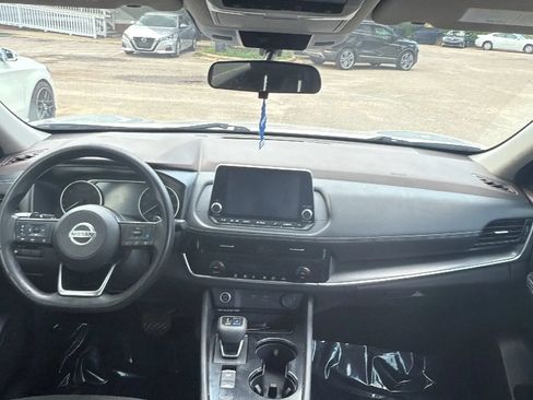Used 2021 Nissan Rogue SV FWD image 24