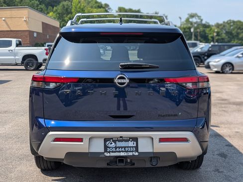 Used 2025 Nissan Pathfinder Platinum w/ Black Appearance Package FWD image 8