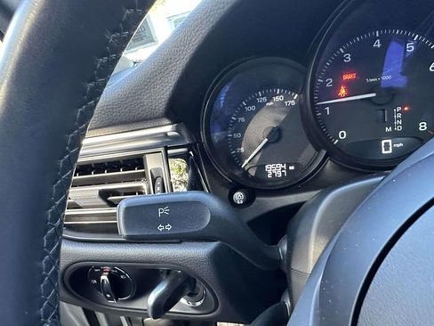 Used 2024 Porsche Macan image 29