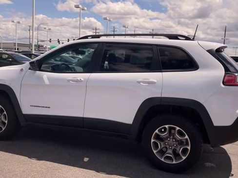 Used 2022 Jeep Cherokee Trailhawk w/ Premium Leather Package AWD/4WD image 7