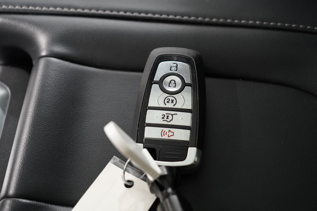 Used 2025 Ford Expedition Platinum AWD/4WD image 31