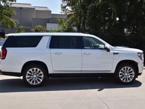 Used 2024 GMC Yukon XL Denali w/ Advanced Technology Package AWD/4WD image 6
