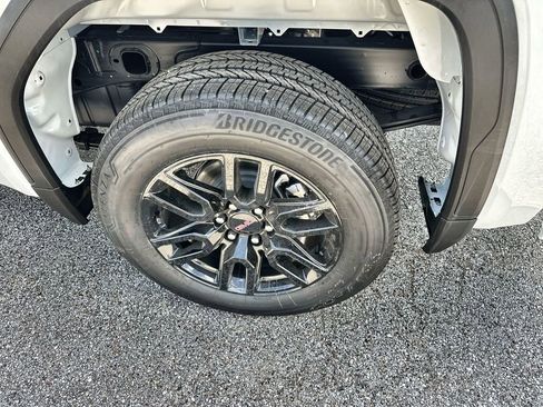 New 2026 GMC Sierra 1500 Elevation image 12