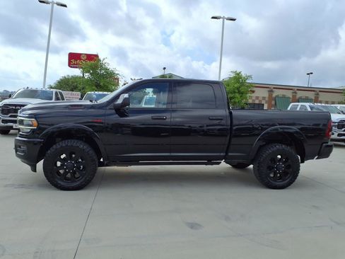 Used 2022 RAM 2500 Laramie AWD/4WD image 8