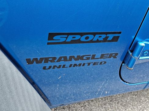 Used 2015 Jeep Wrangler Unlimited Sport w/ Quick Order Package 24S AWD/4WD image 4