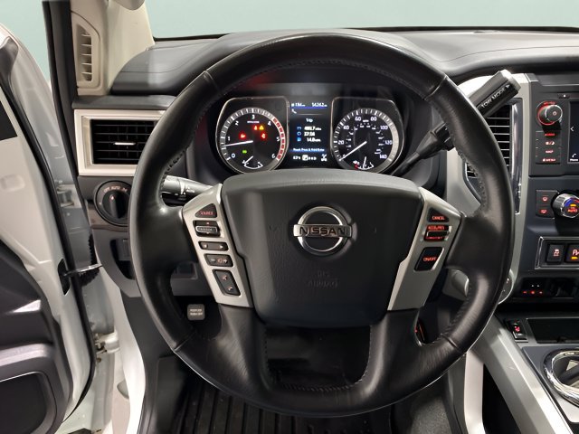 Used 2019 Nissan Titan SV w/ SV Convenience Package AWD/4WD image 13