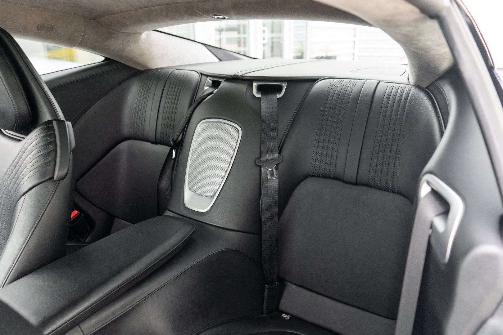 Used 2019 Aston Martin DB11 Coupe RWD image 26