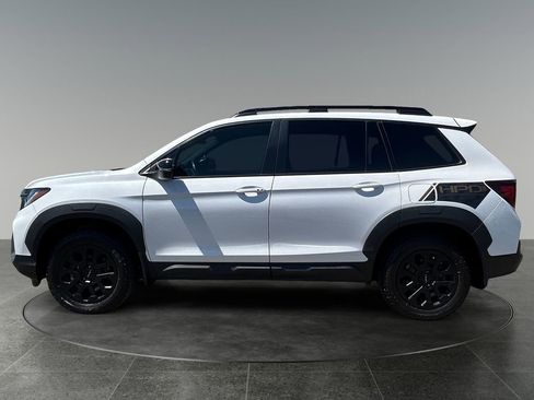Used 2023 Honda Passport TrailSport image 5
