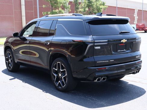 Used 2025 Chevrolet Traverse High Country w/ LPO, Floor Liner Package AWD/4WD image 7