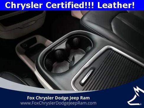 Certified 2024 Chrysler Pacifica Touring-L image 17