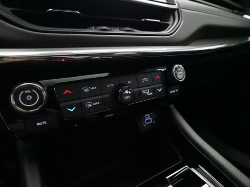 Used 2024 Jeep Compass Limited w/ High Altitude Package image 20